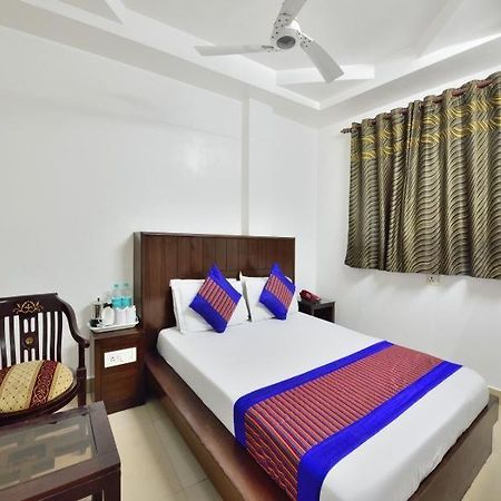 Hotel Sai International Yeni Delhi Dış mekan fotoğraf