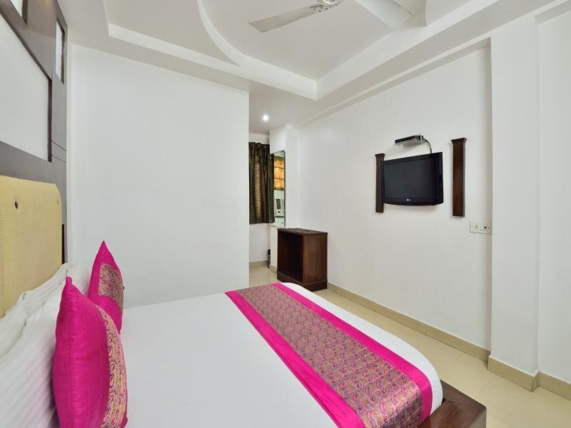Hotel Sai International Yeni Delhi Dış mekan fotoğraf