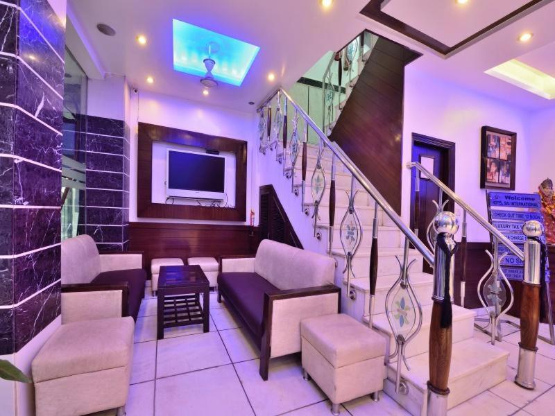 Hotel Sai International Yeni Delhi Dış mekan fotoğraf