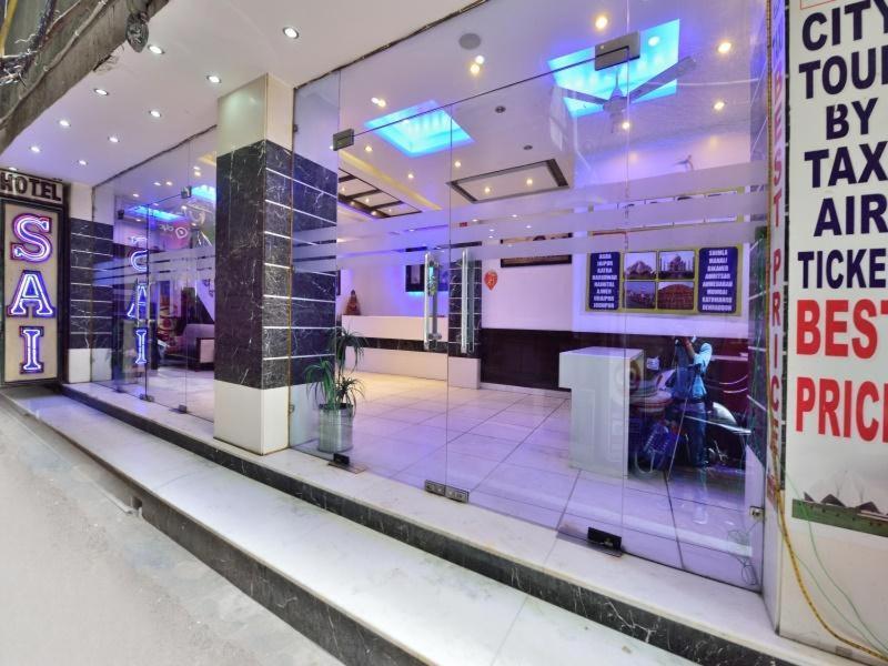 Hotel Sai International Yeni Delhi Dış mekan fotoğraf
