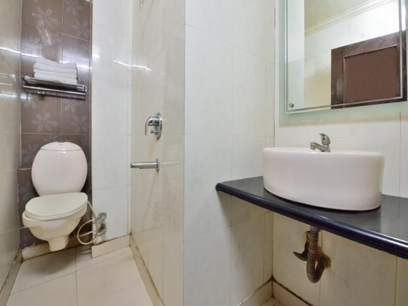 Hotel Sai International Yeni Delhi Oda fotoğraf